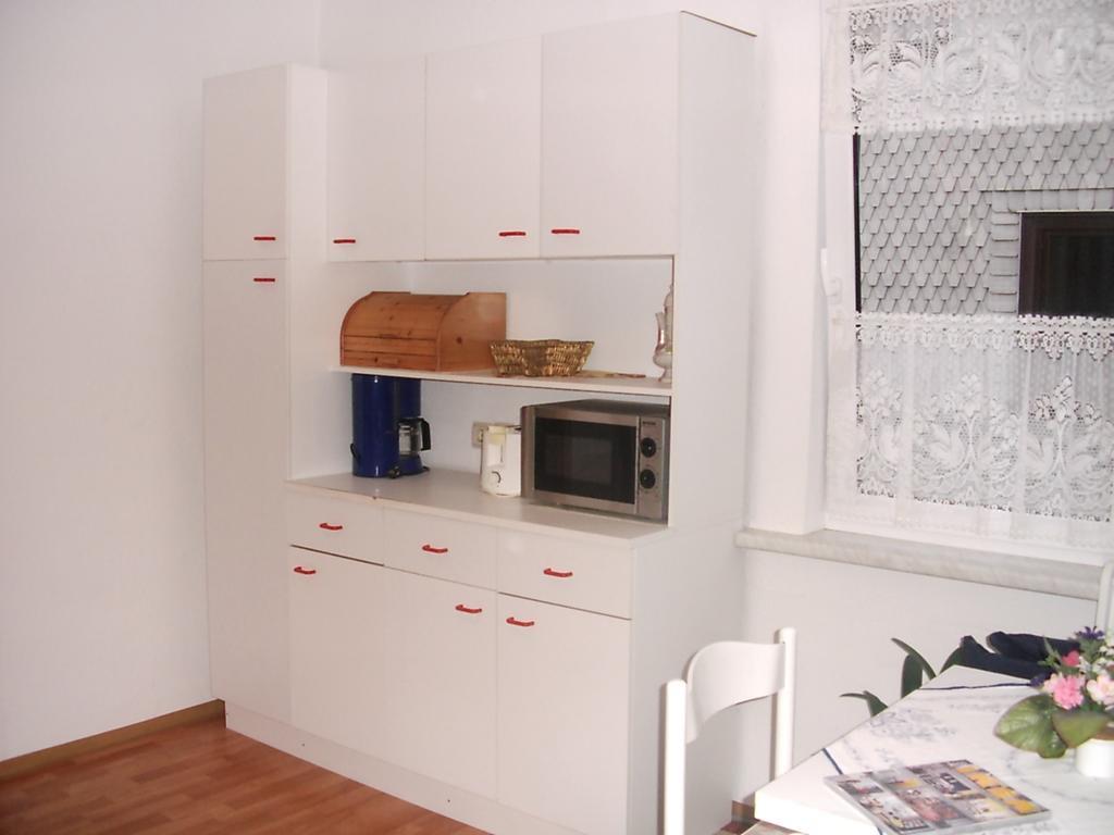 Karin'S Behagliche Ferienwohnung Benshausen Chambre photo